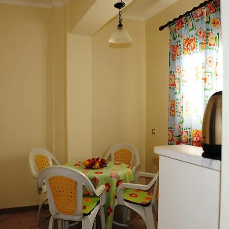 Apartment Vicky's Garden *